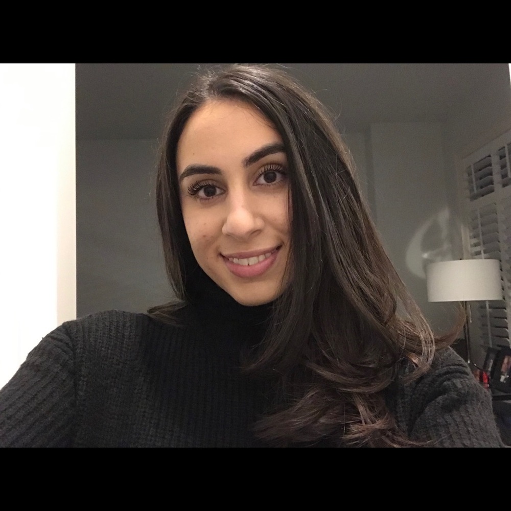 Meet your Posher, Simona